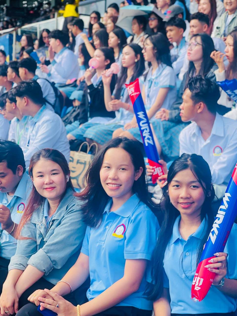 皇家金边大学第九届足球联赛在维萨卡体育场正式开幕,由柬埔寨青