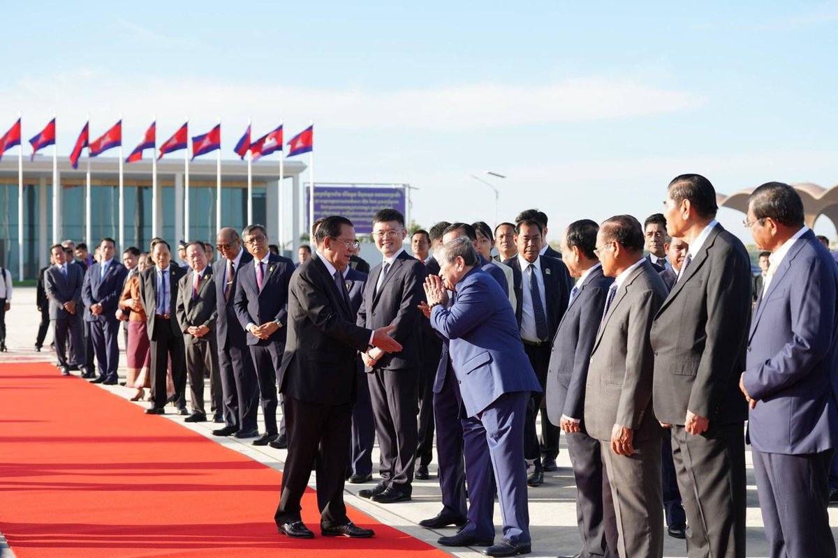 洪森率高级代表团启程访华 25日至27日举行多场会谈