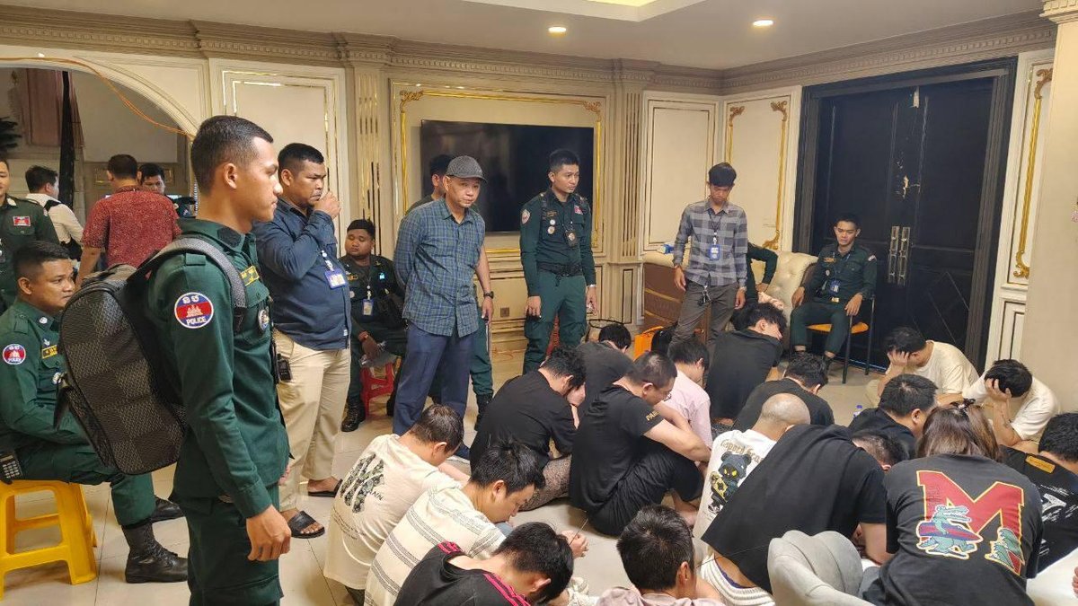 金边朗哥区突袭涉诈窝点 逮捕24名中马籍嫌犯