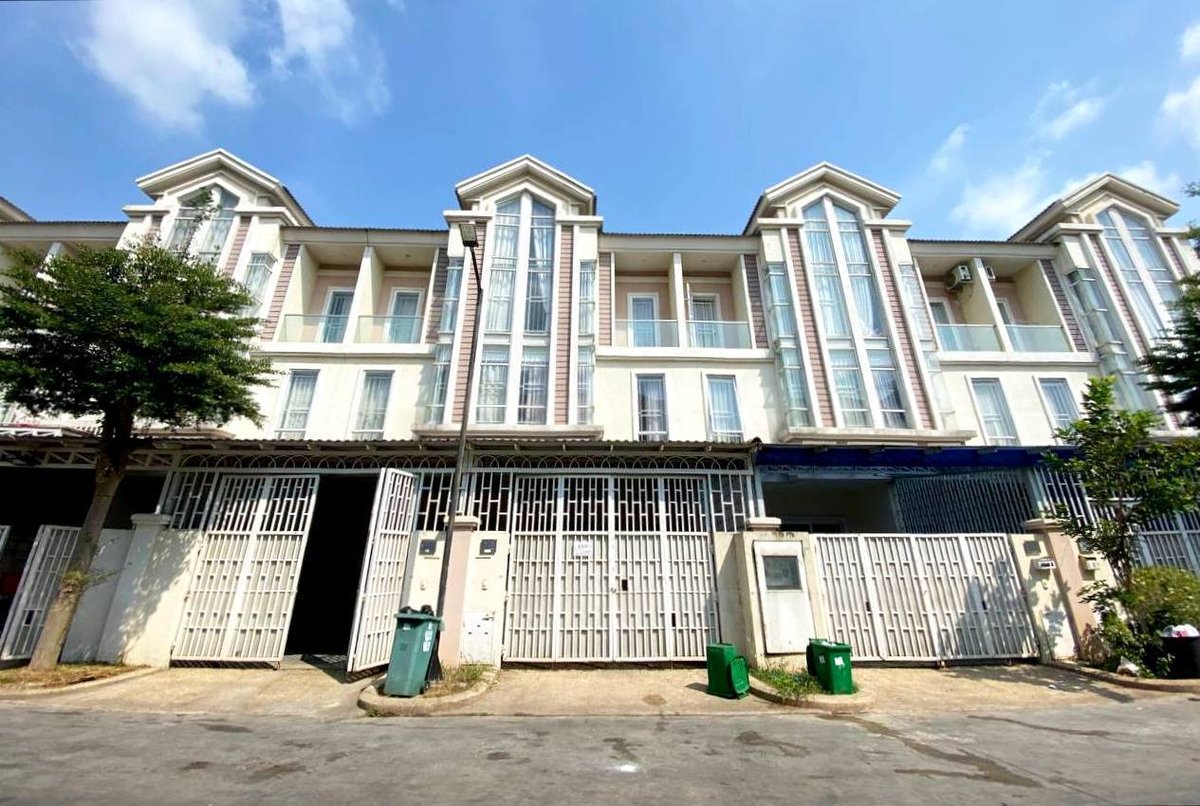 位于永旺2附近的集茂小区联排别墅招租,建筑面积5米x12米,