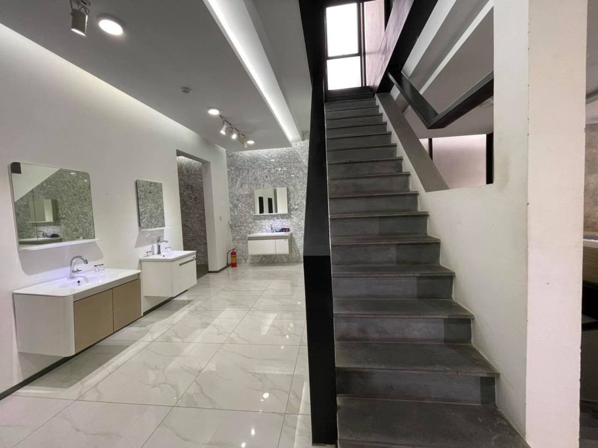 金边市大型商铺招租 月租$5500 占地546平米