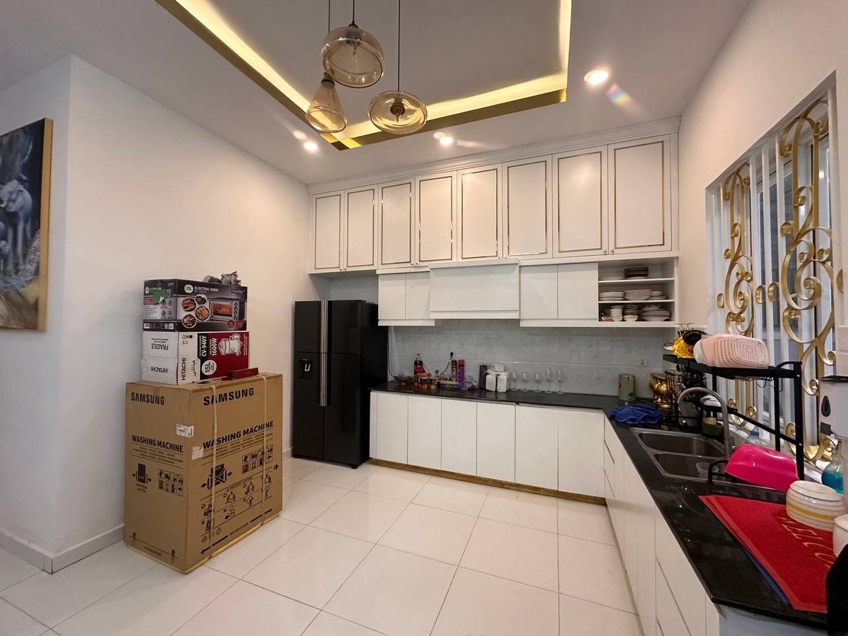 位于永旺2附近的Vimean PP小区,双拼别墅整租,建筑面