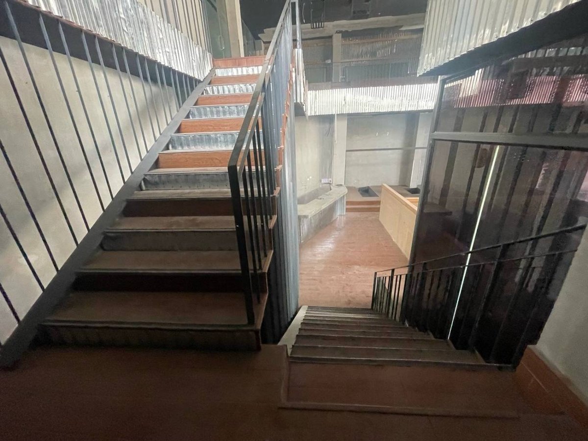 位于BKK3的临街店面现正招租,月租金为2500美元