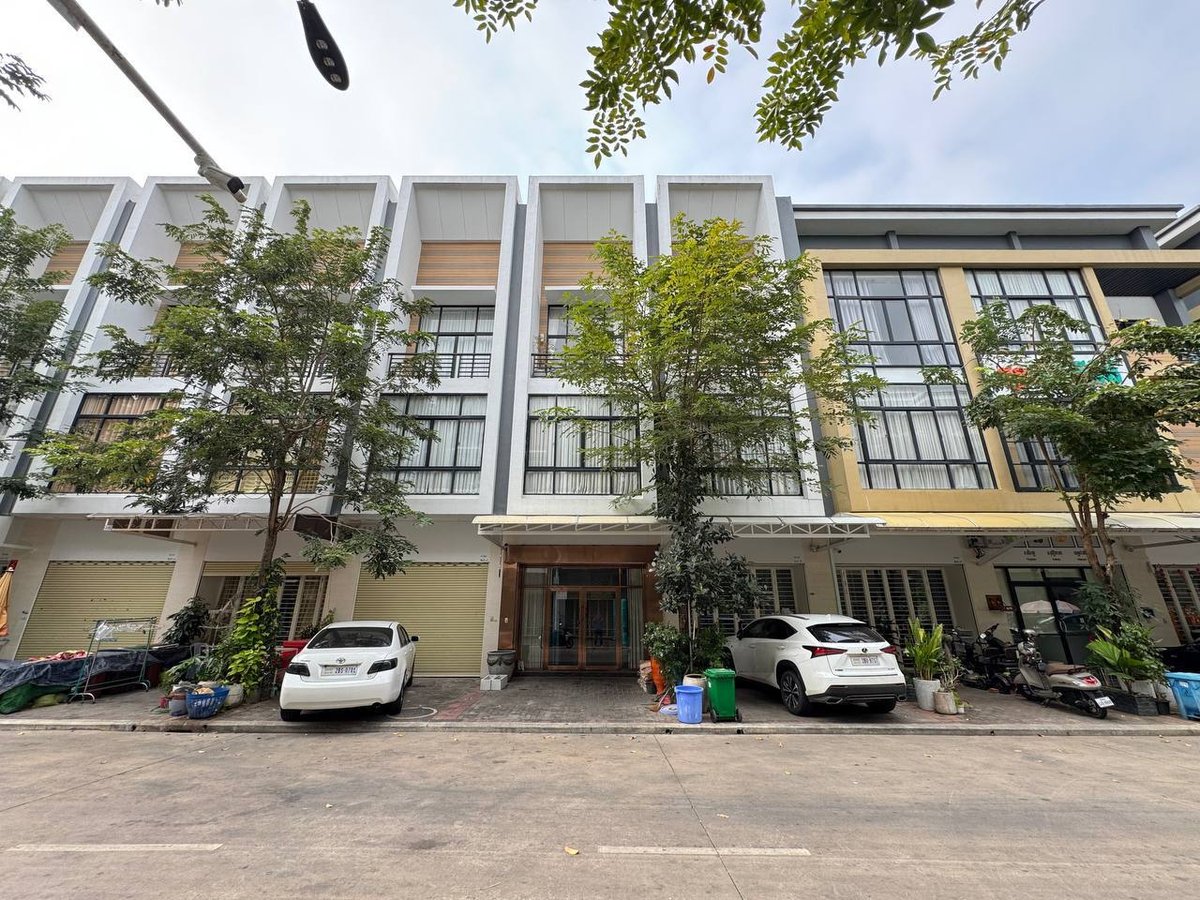 位于一号路炳发集团小区Polaris 2期,联排店铺招租