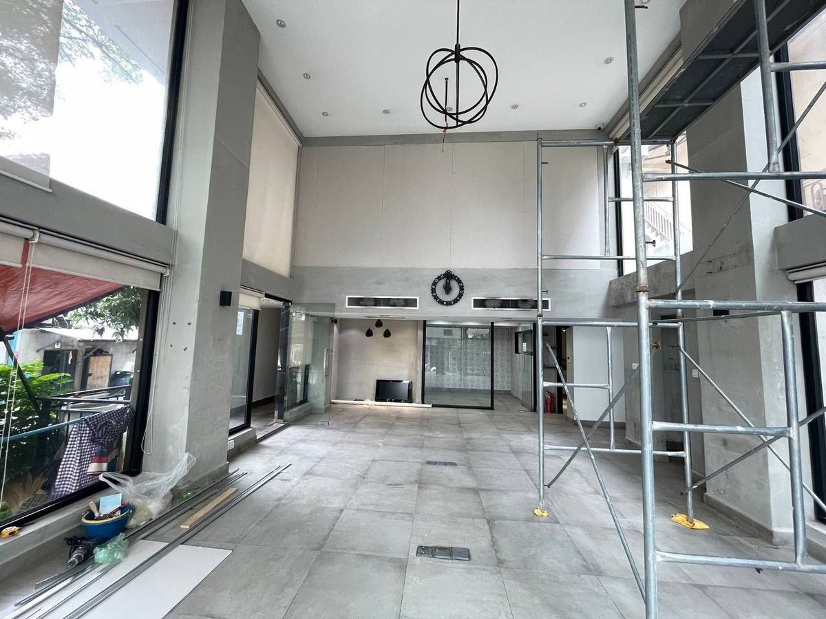 俄罗斯市场区域优质门面出租,土地面积194平,建筑面积约75
