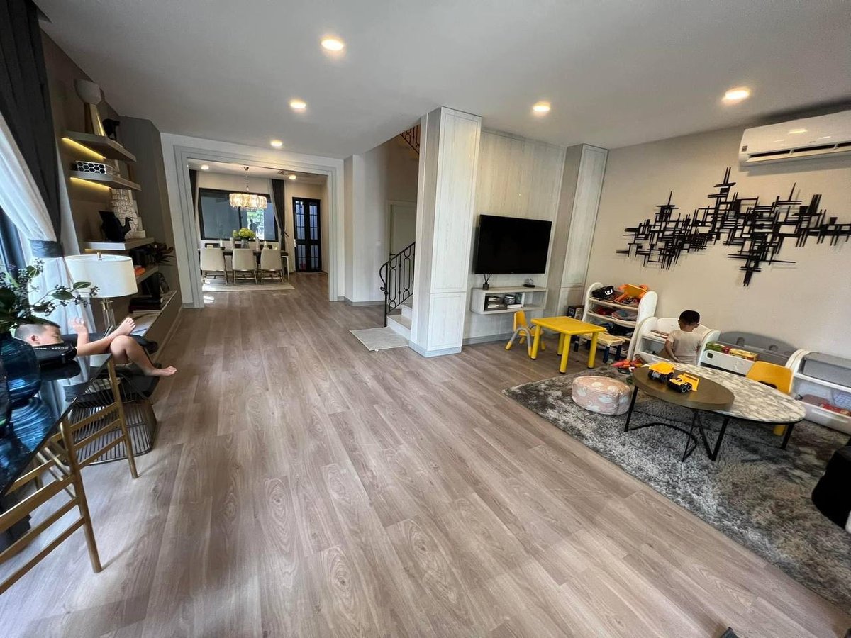 金边271路集茂小区双拼别墅招租,户型为4房5卫,建筑面积7