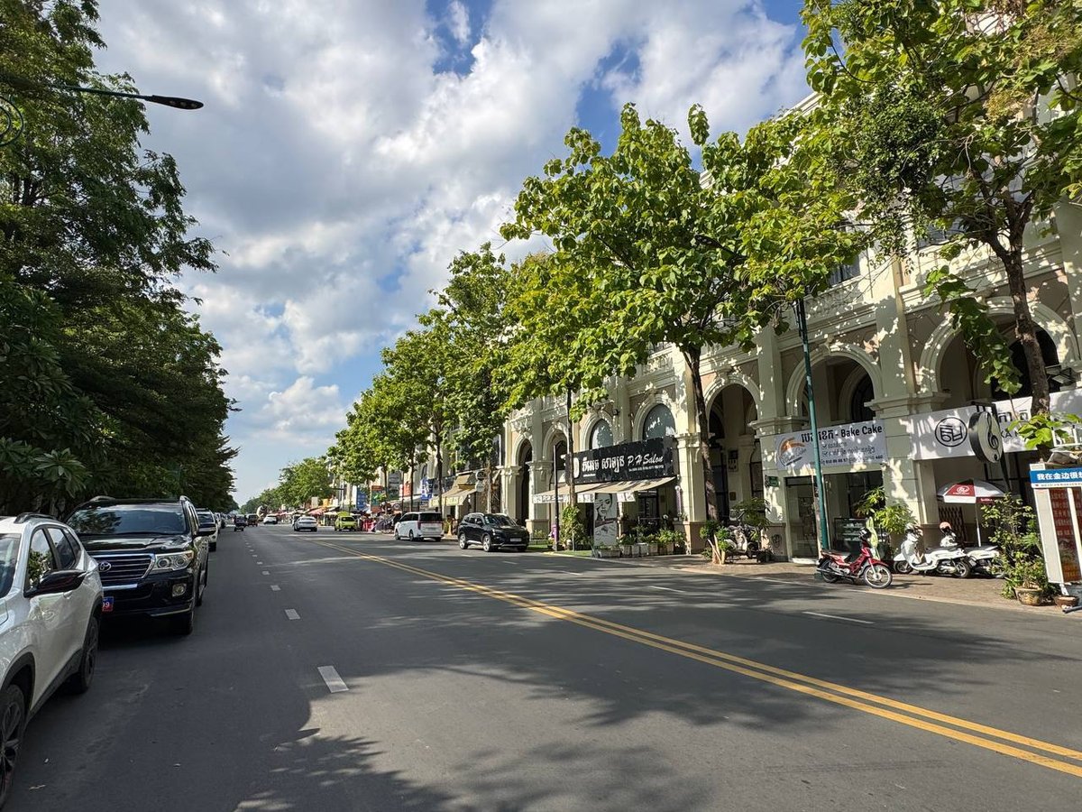 一号路炳发城上街店铺出租 月租$2500 9米面宽