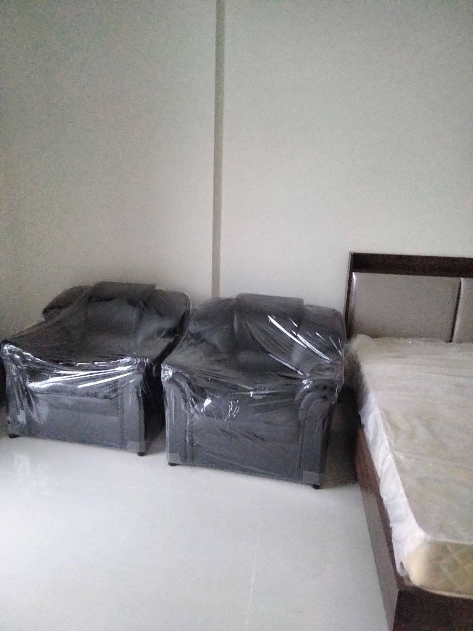 一号路炳发城2套店铺出租 月租$2000 8房10卫