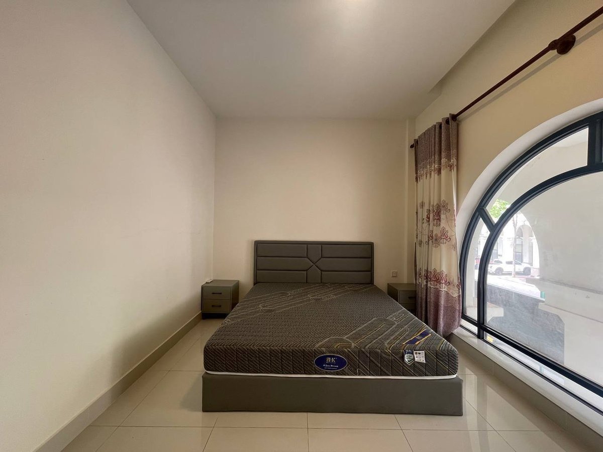 一号路炳发城店铺出租 月租$1200 8房10卫家具全
