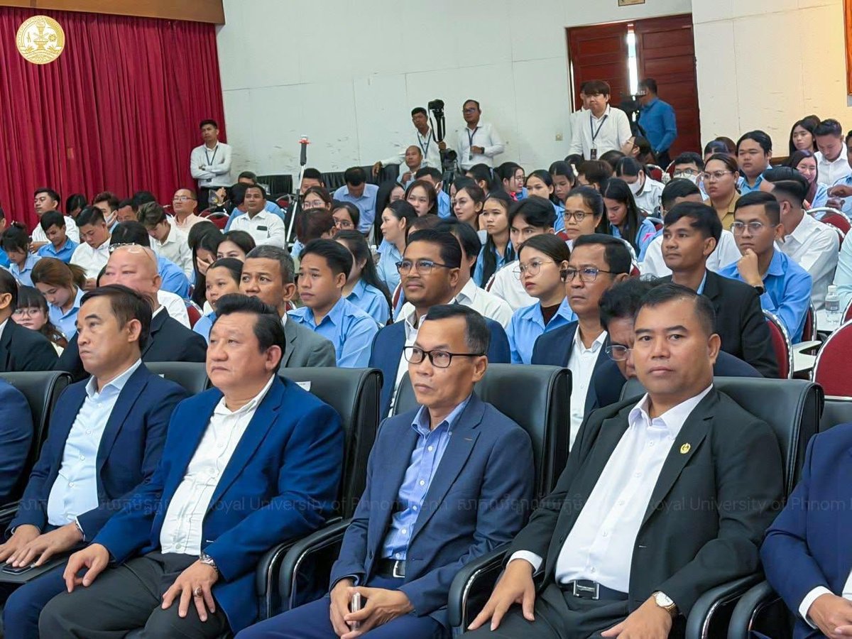 皇家金边大学出席公务员招录志愿者表彰大会 强调考试透明度