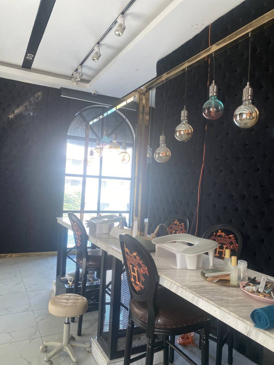 金边中央市场附近优质店面招租，建筑面积7米x10米（70平米