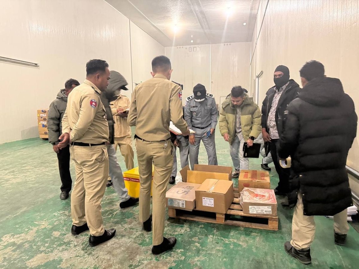 雷西郊区查获大量非法进口冷冻肉制品 仓库被封