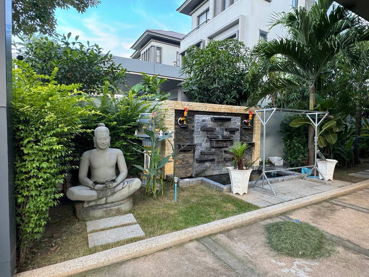 位于50米路集茂小区,王后别墅整租,户型为5+1房7卫,建筑