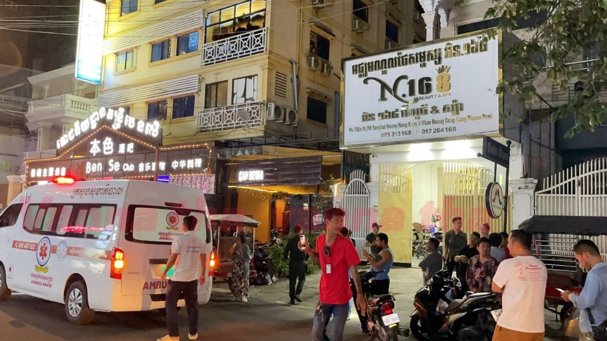 万景岗2区三轮车夫遭美容店主推倒昏迷 警方已介入