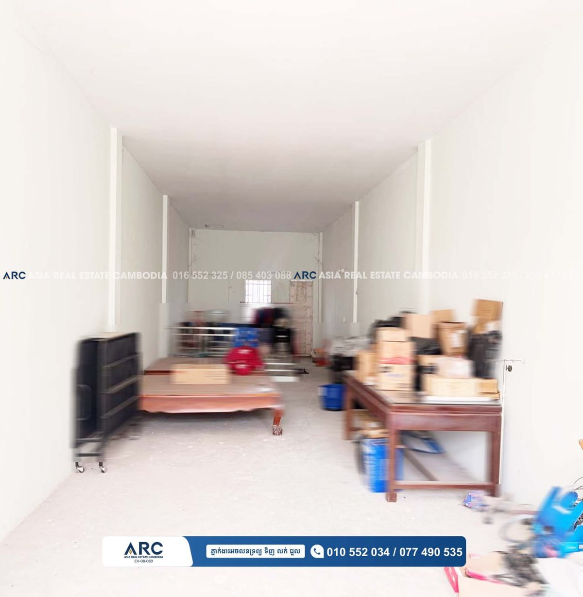 金边森速区李苏万小区排屋急售,地理位置优越,紧邻朱瓦市场,周