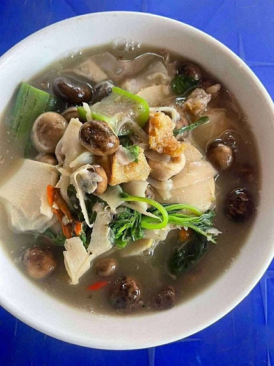 季节性野生菌类(Pok Mushroom)现已上市,提供两种