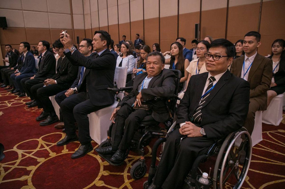 毕占莫妮强调和平对儿童成长具有重大价值