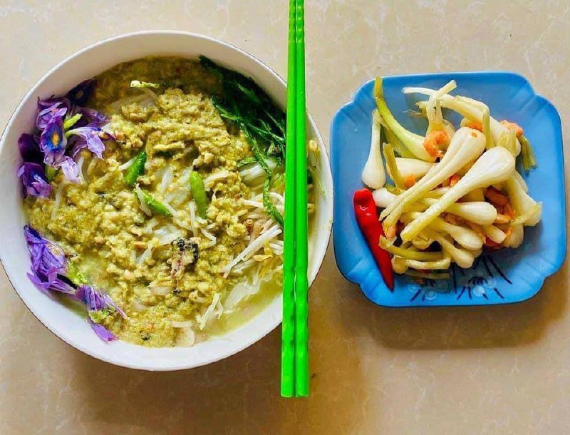 金边本地商家推出手工腌制高棉特色蒜头,口感清脆,选用新鲜高棉