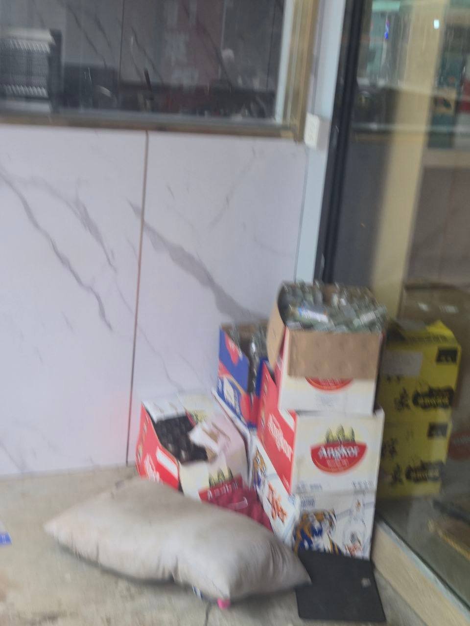 波贝美宜佳二房东在收取租户一年全额租金后,于合同生效前夕关店