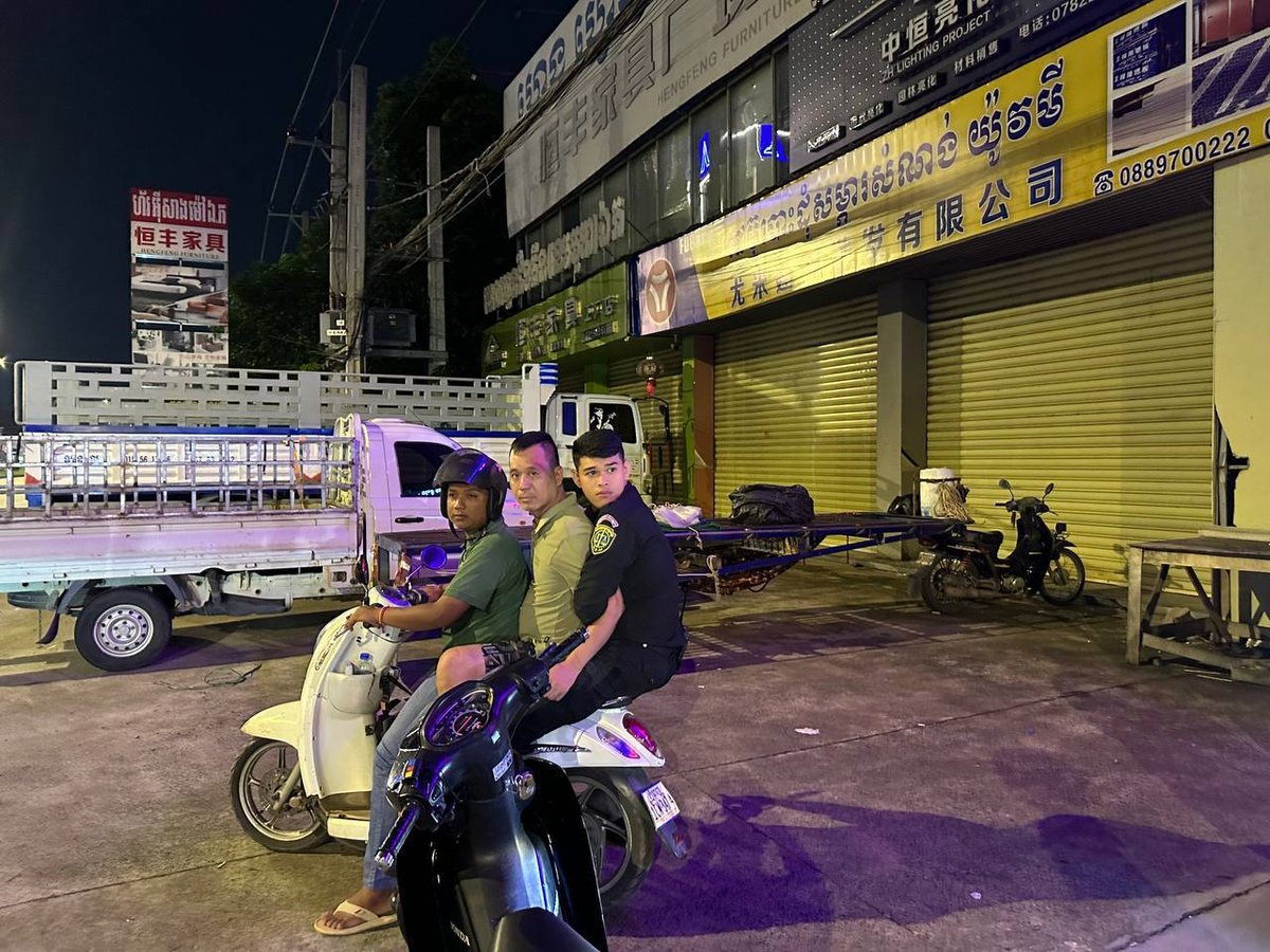 金边中柬商贸城男子酒后闹事 被警方当场拦停带走