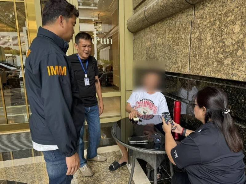 泰国移民局抓获中国籍通缉犯 涉嫌非法转让土地