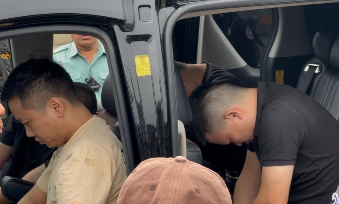 波贝警方破获移动式网诈团伙 查获商务车及作案设备