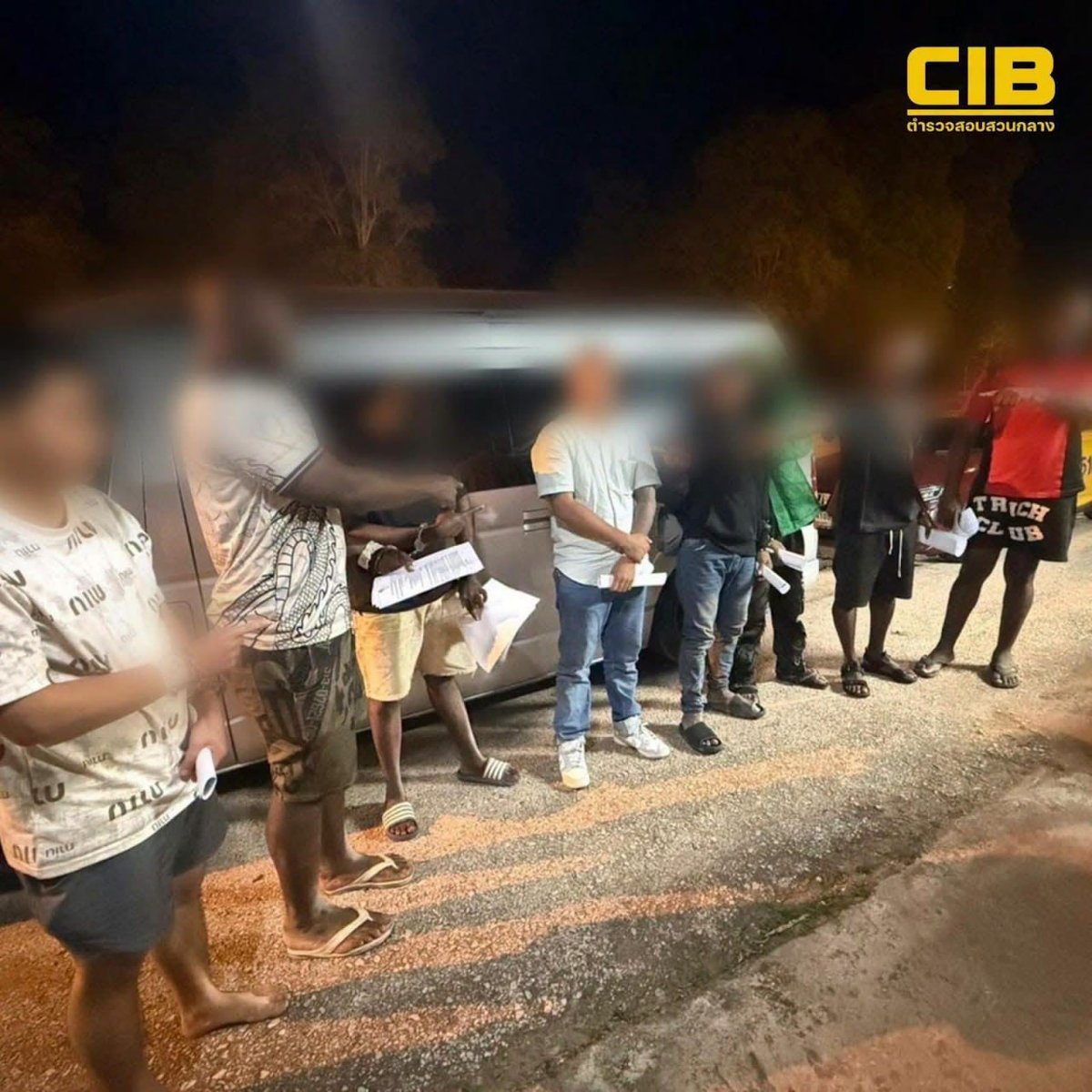 泰国警方拦截跨国人口贩运车辆 抓获8名嫌疑人解救9人