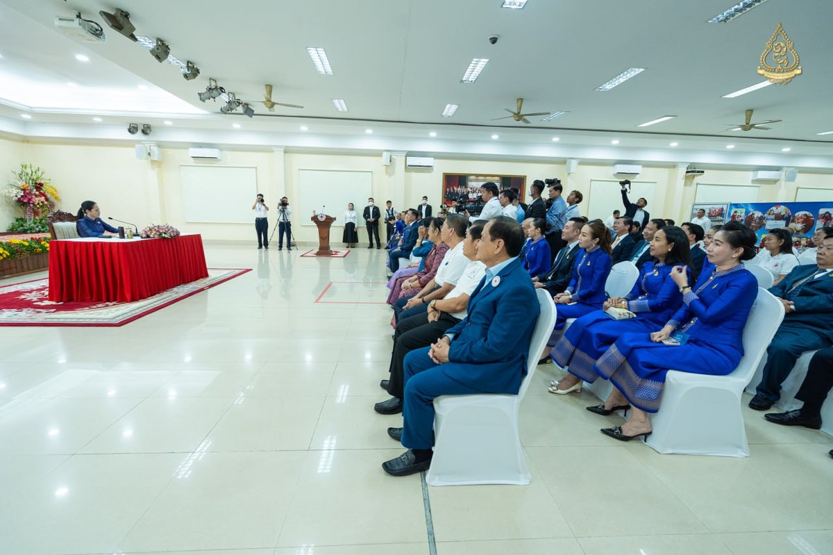 柬埔寨勋爵协会向柬埔寨红十字会捐款101万美元