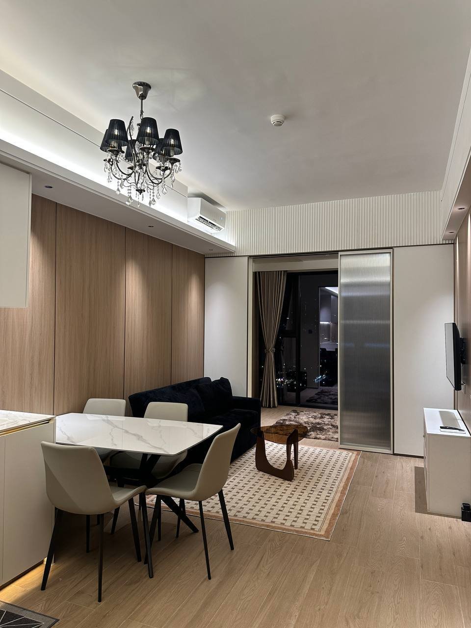 诺拉岛Vue Aston公寓两房招租 月租$800含物业费