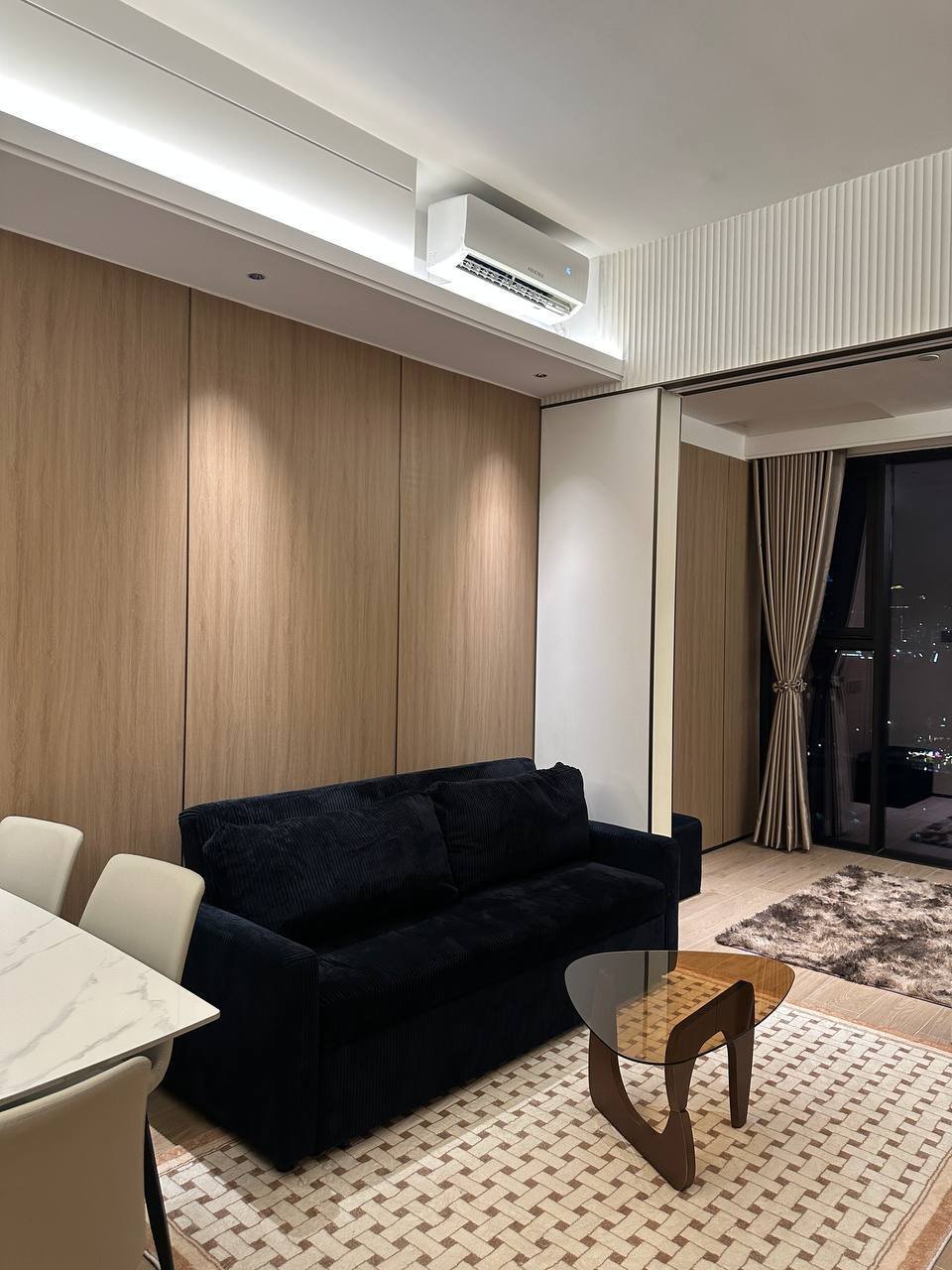 诺拉岛Vue Aston公寓两房招租 月租$800含物业费