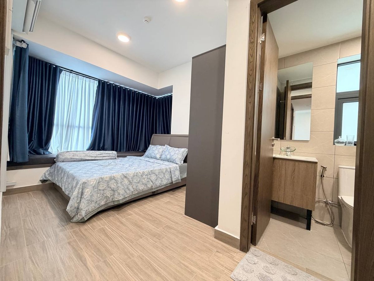 位于Urban Village二期的精装三居室公寓现正招租,