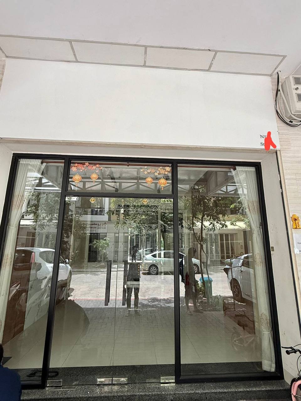 炳发集团万景岗项目商住楼招租,土地面积4.2m x 19m,