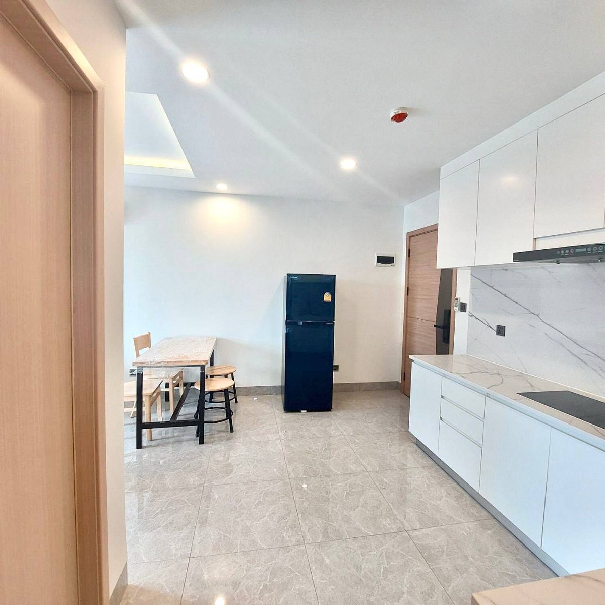 森速区Residence H公寓一房招租 月租$330含家具