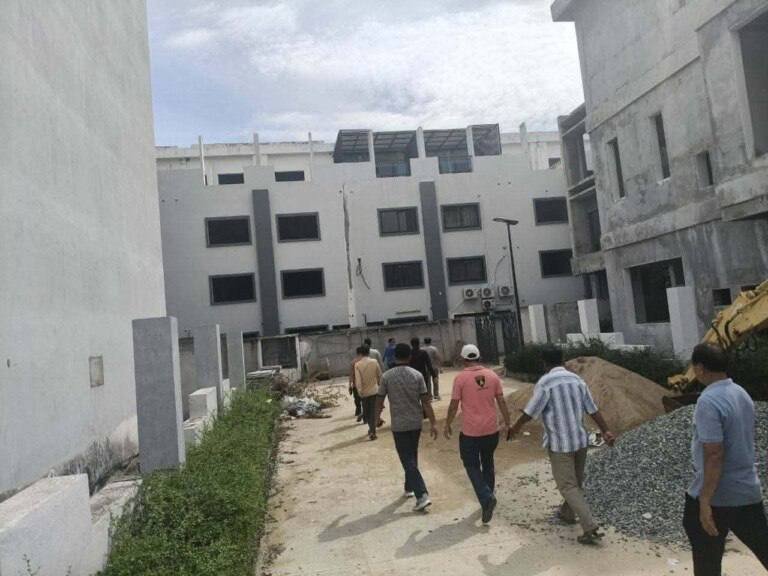 堆谷区在建住宅项目发现大量诈骗设备 嫌疑人已逃离