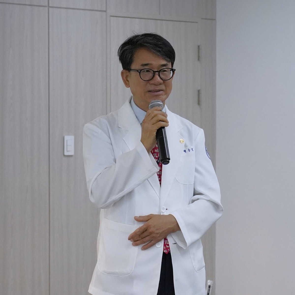 孙占托率团考察韩国仁川白医院 推动柬埔寨医疗数字化转型