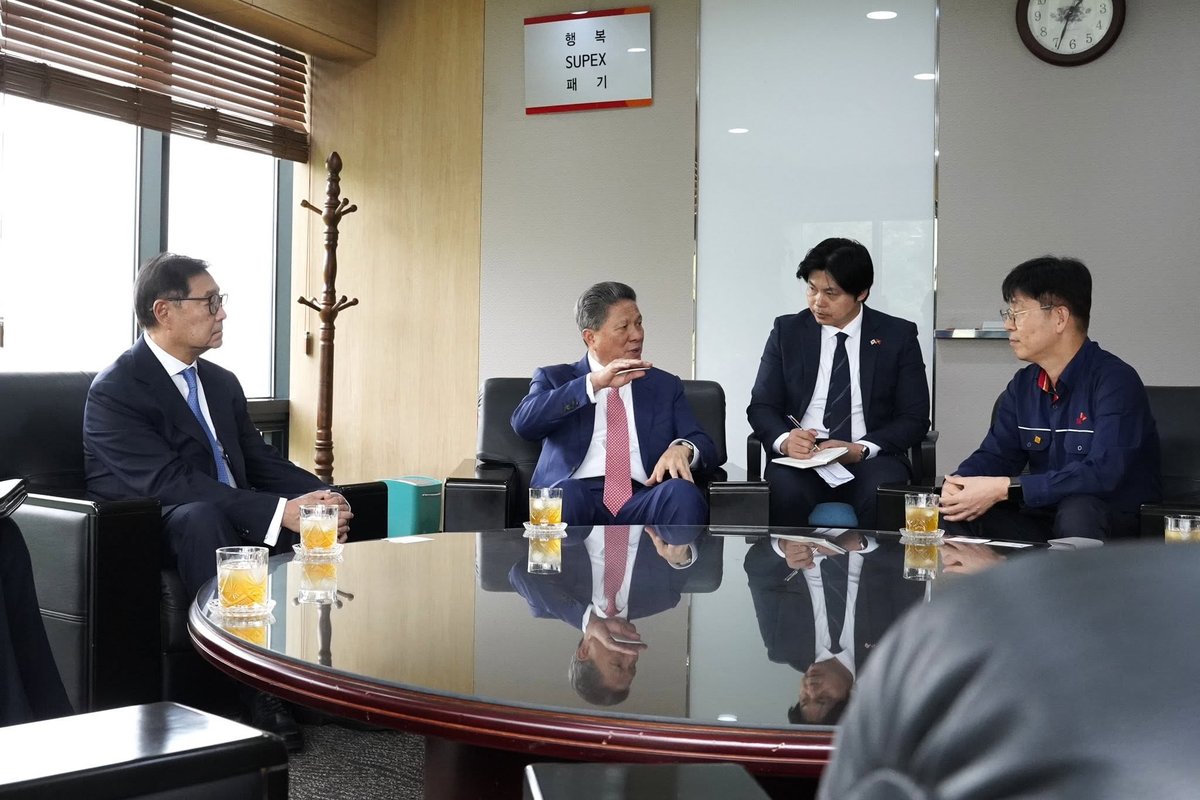 孙占托率团考察韩国SK集团 寻求能源与工业投资合作