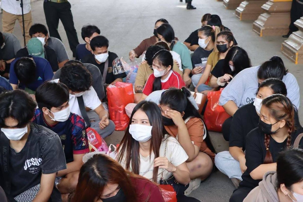 柬埔寨驱逐49名泰国籍涉诈人员 波贝口岸移交泰方