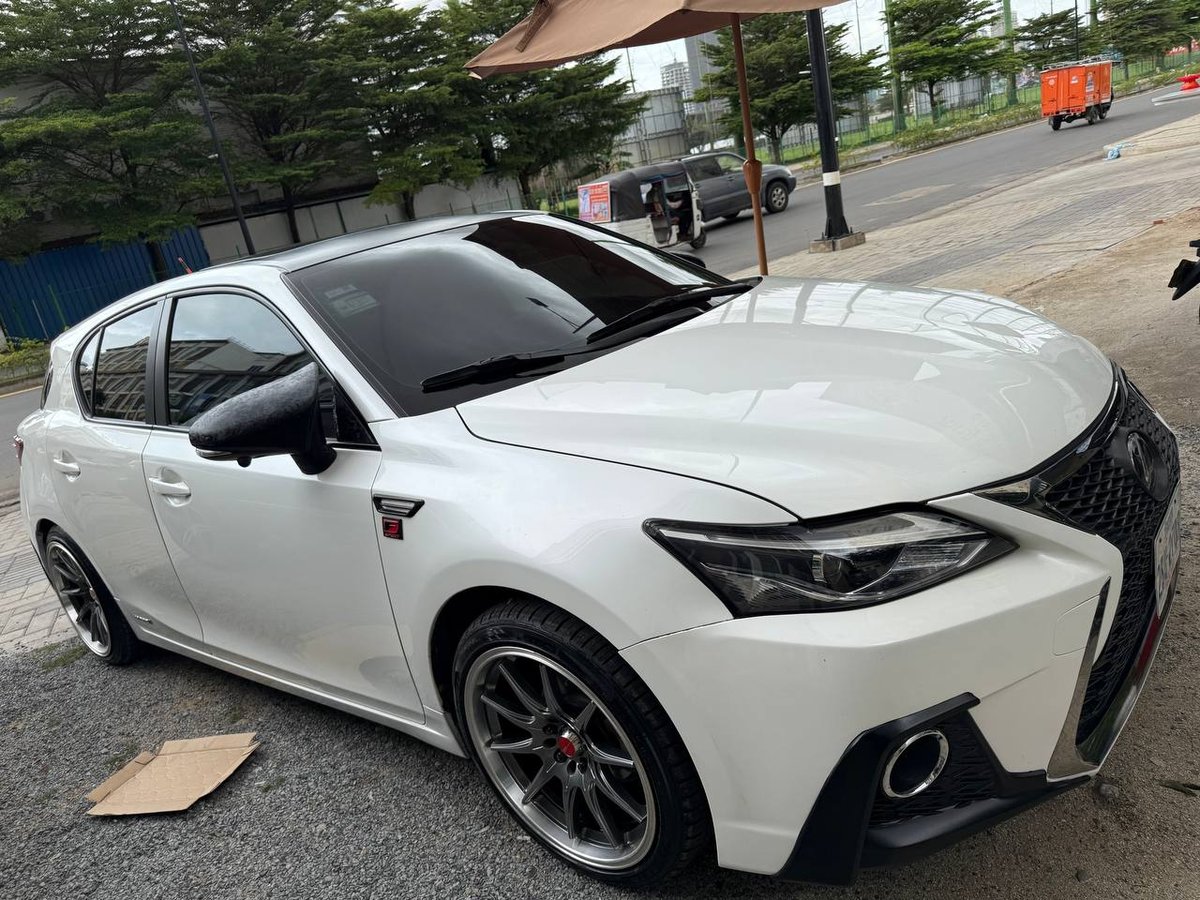 雷克萨斯CT200H金边招租 月租$600 2013款车况良