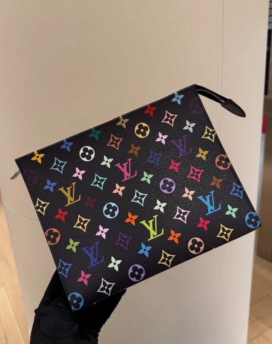LV经典Pochette Voyage手拿包转让 经典老花款
