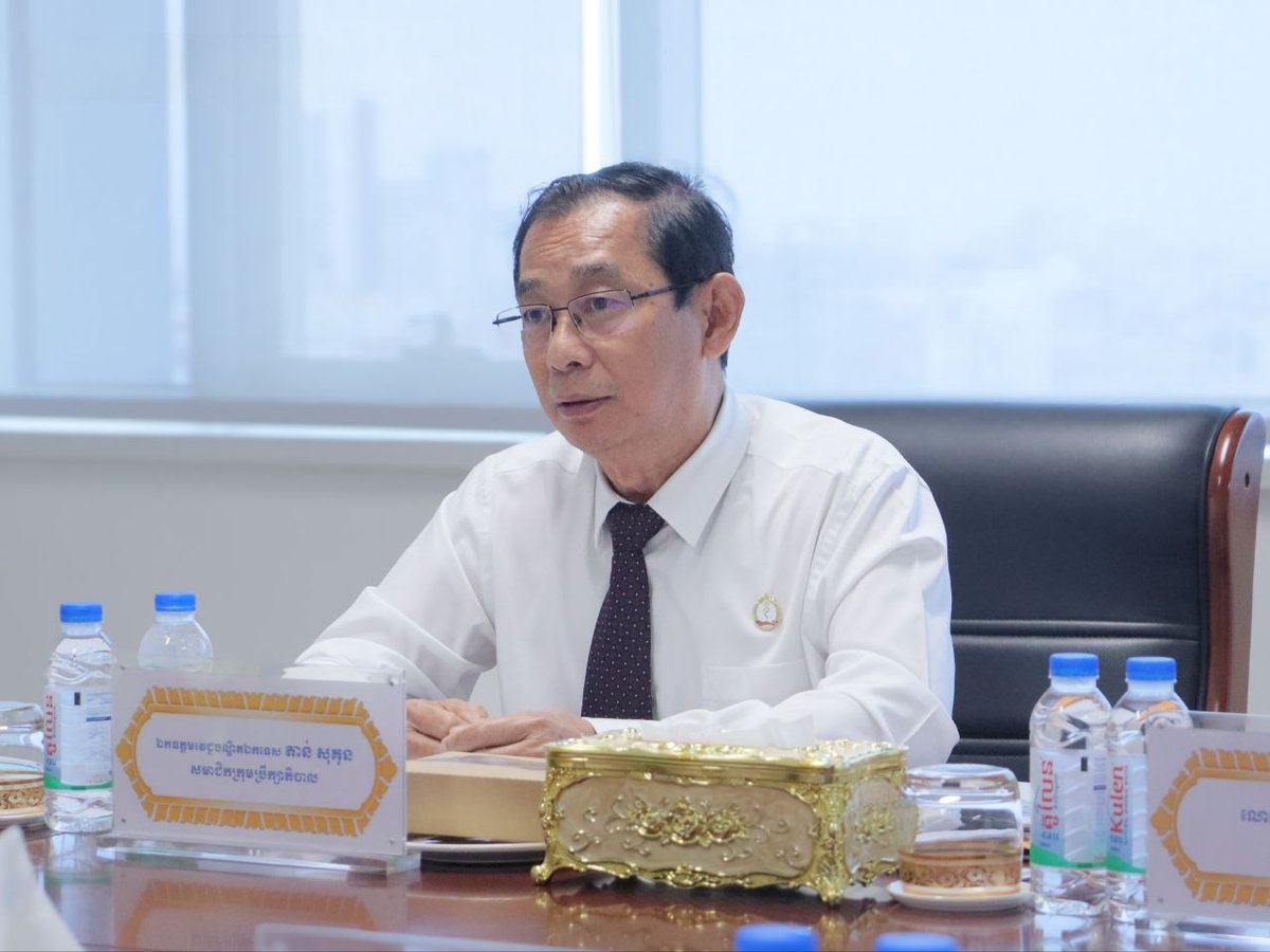 柬中友谊医院召开季度董事会 强化医疗服务质量与治理