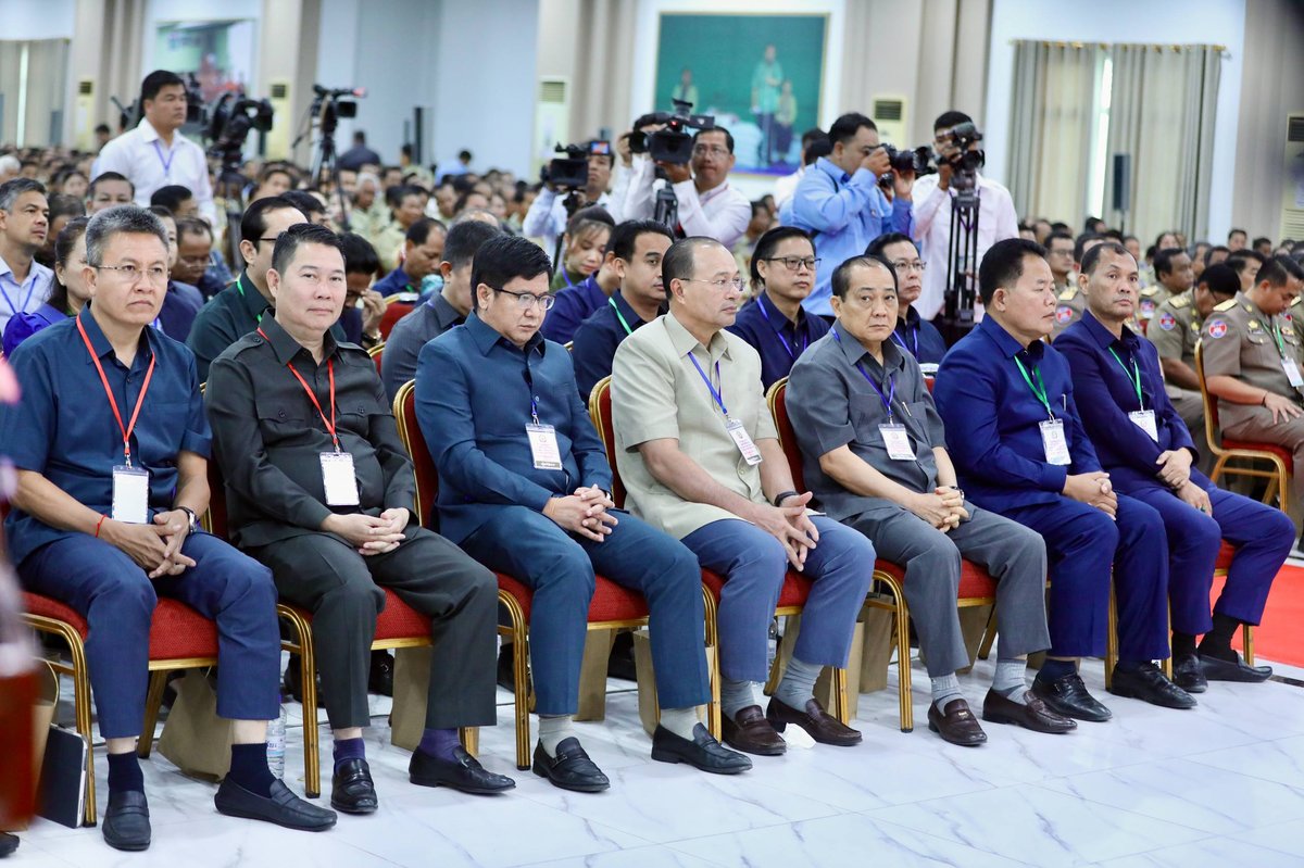 洪森出席马德望与拜林省基层官员座谈会 强调地方治理