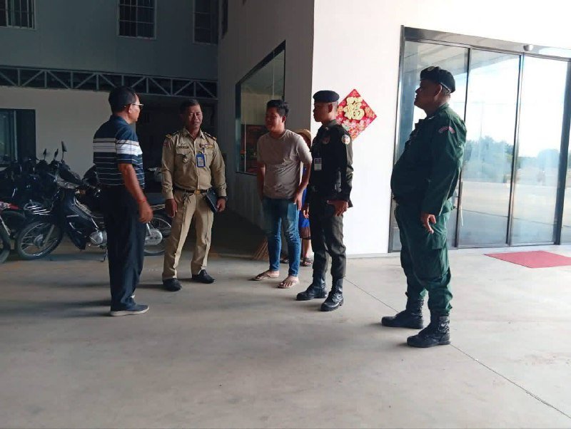 金边普雷克普诺区警方突击检查 重点排查网络诈骗风险