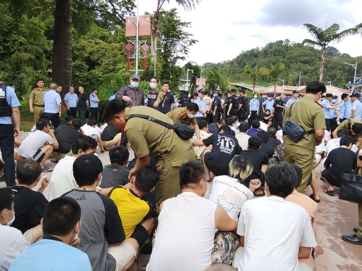 老挝磨丁口岸移交170名涉诈人员 均系中国籍