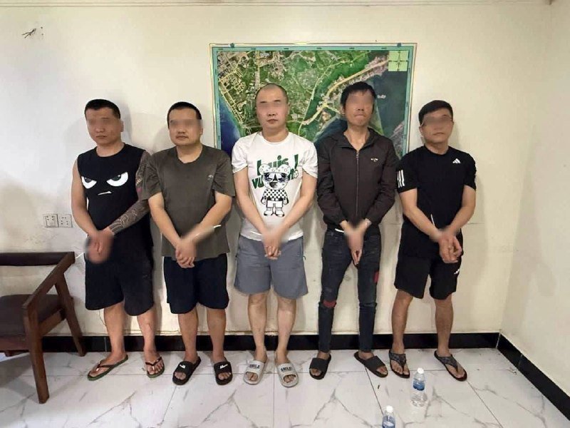 西港警方突击检查度假村 查扣50名涉网诈人员