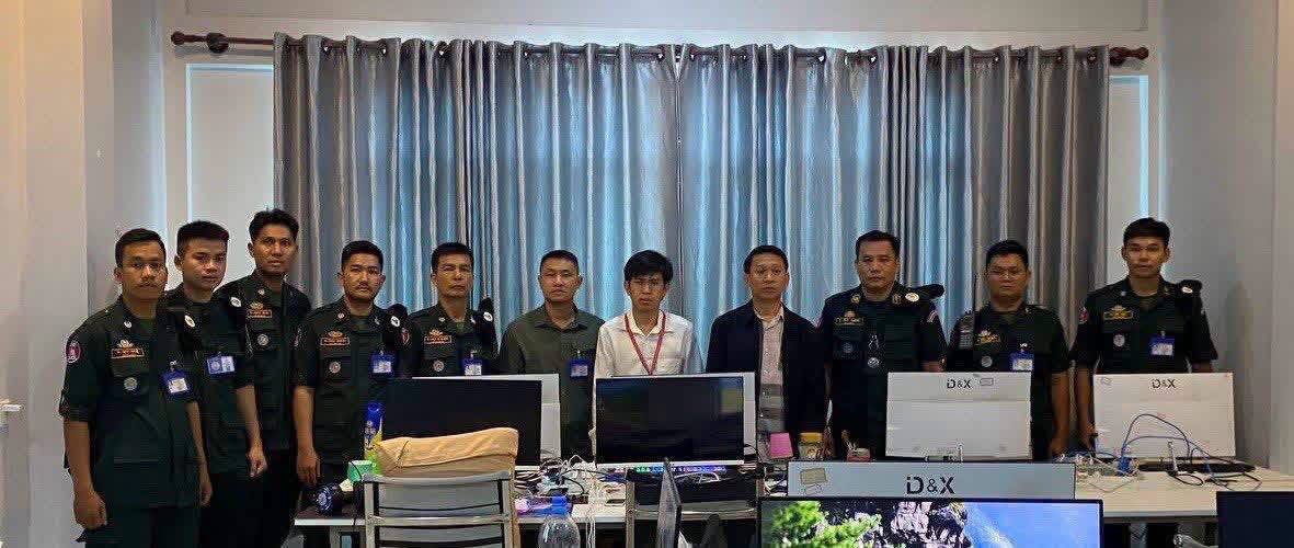 西港警方突击检查度假村 查扣50名涉网诈人员
