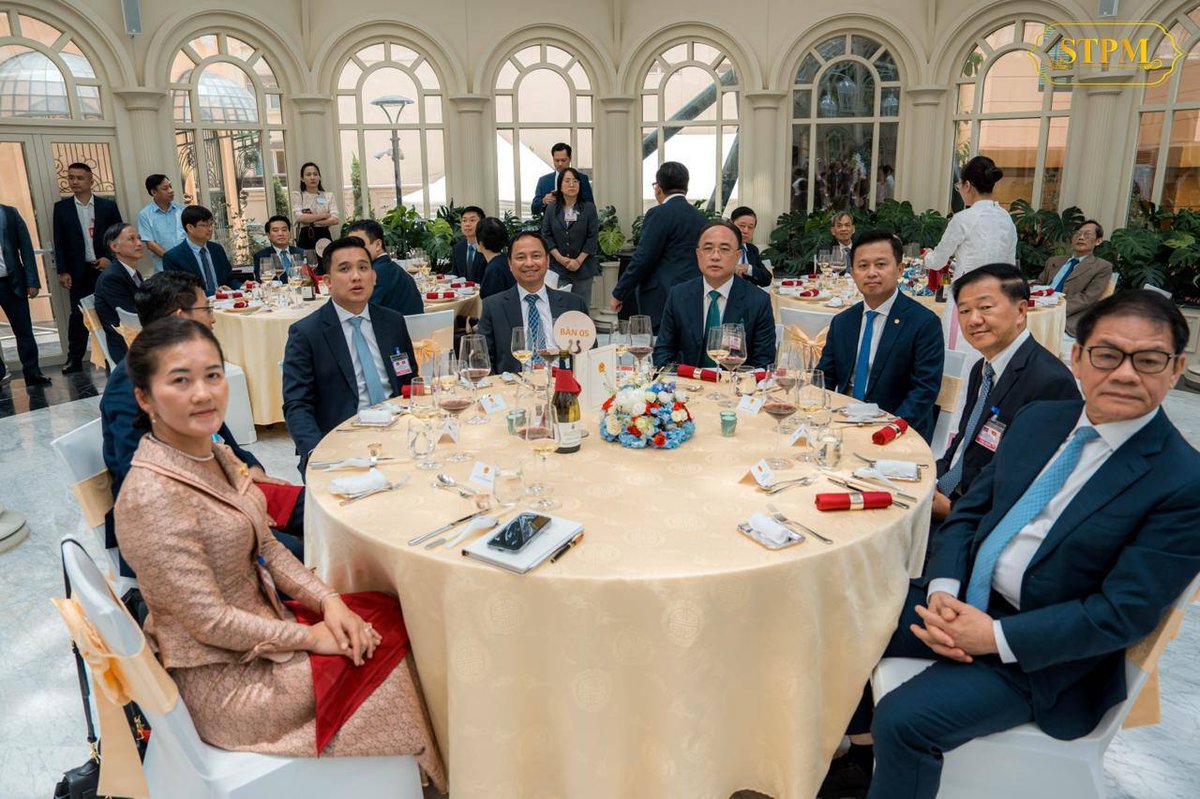 洪玛奈总理赴越出席官方宴会 黎明兴总理主持接待