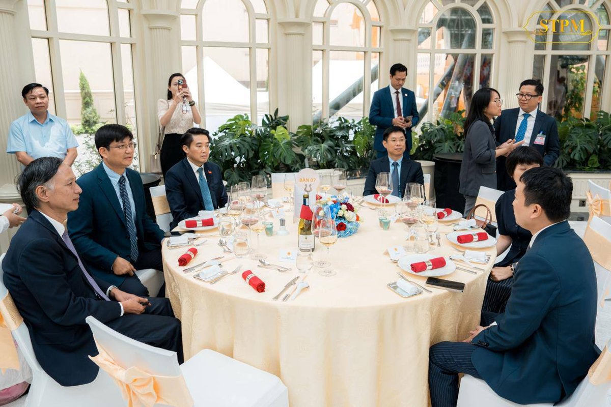 洪玛奈总理赴越出席官方宴会 黎明兴总理主持接待