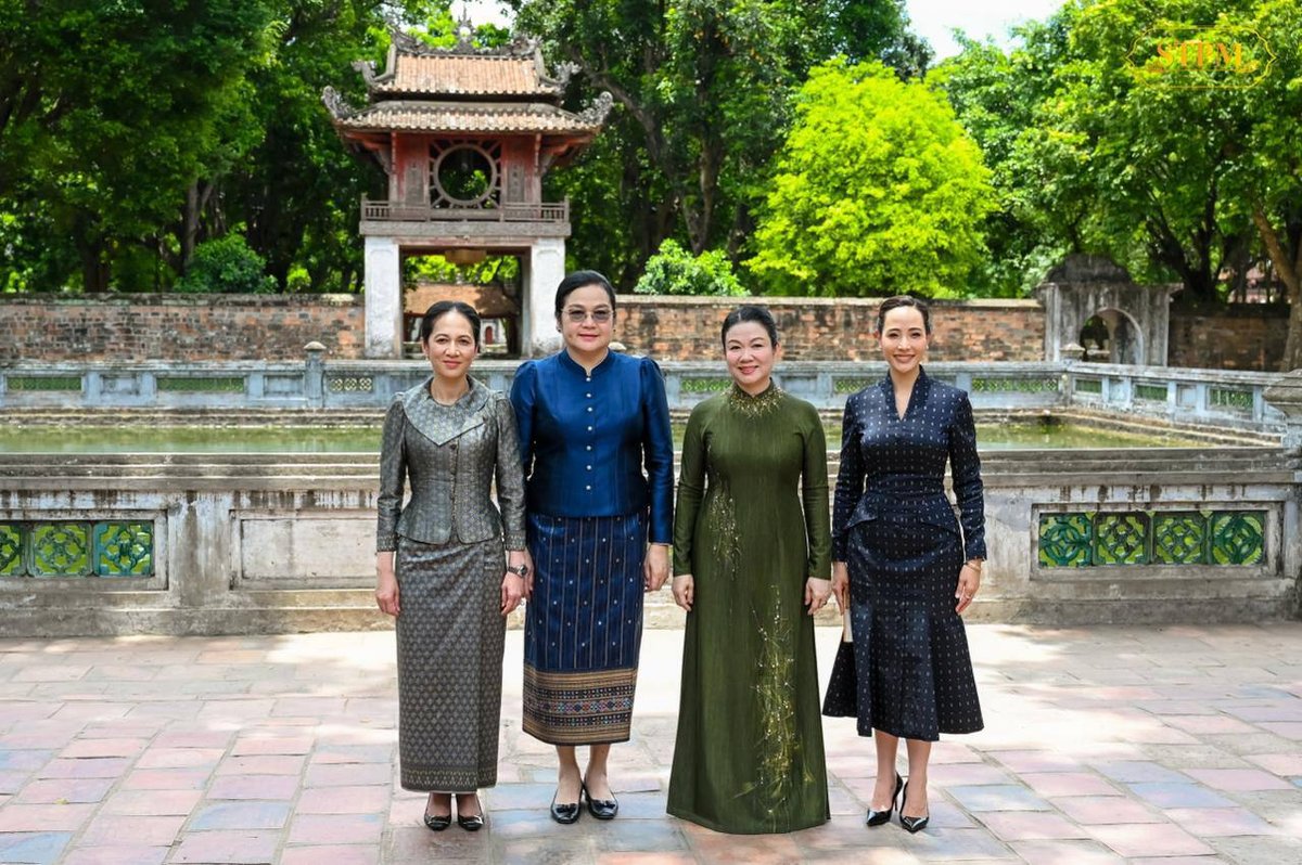 柬埔寨第一夫人碧占莫妮访问越南文庙 推动区域文化交流