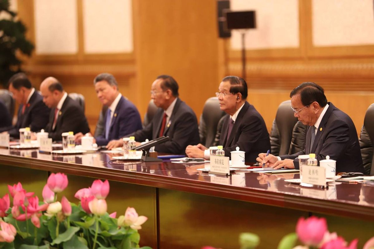 洪森在北京会晤习近平 进一步深化中柬双边战略合作