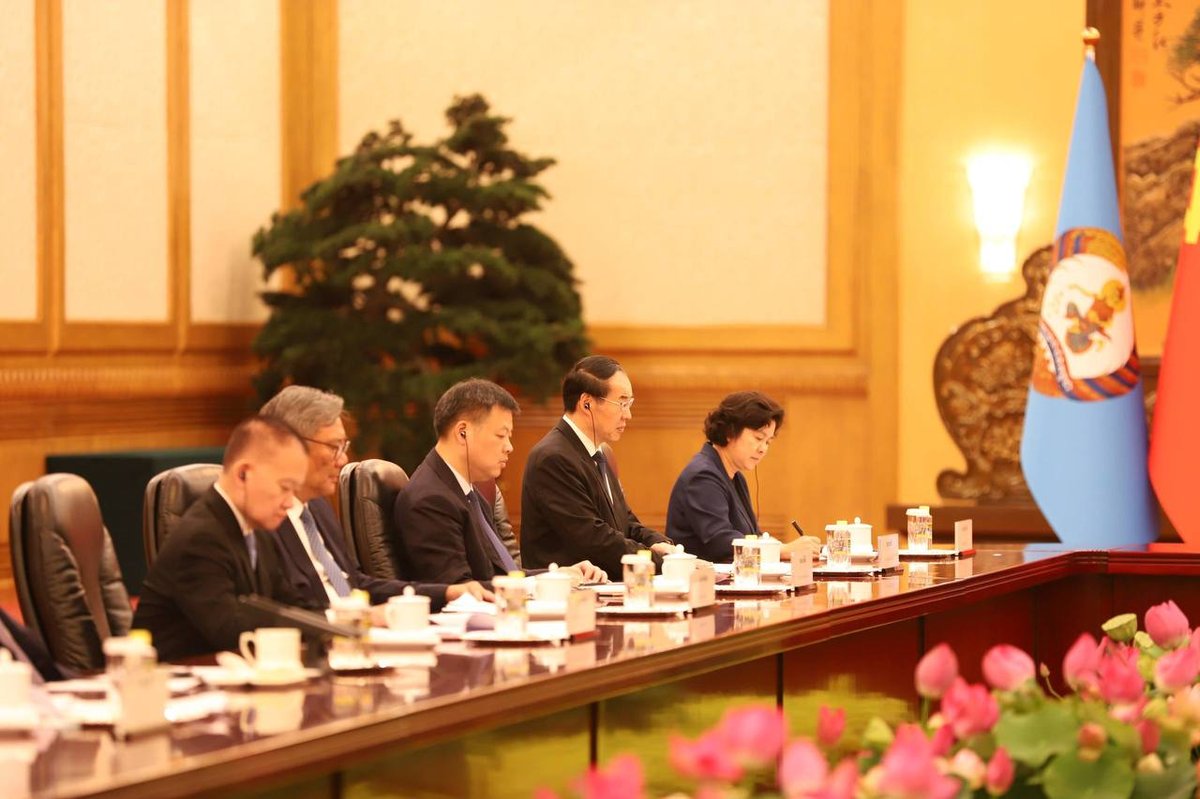 洪森在北京会晤习近平 进一步深化中柬双边战略合作